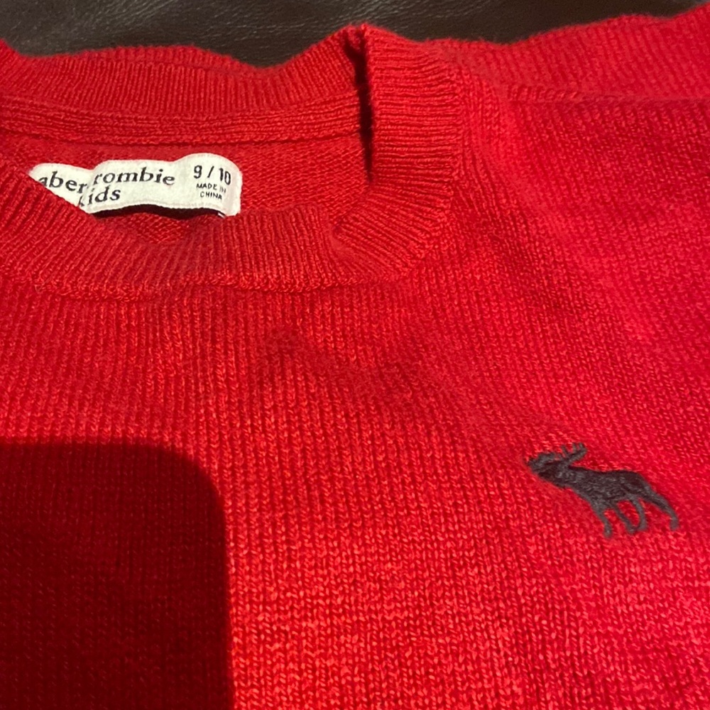 Abercrombie kids sweater, worn once. Excellent condition